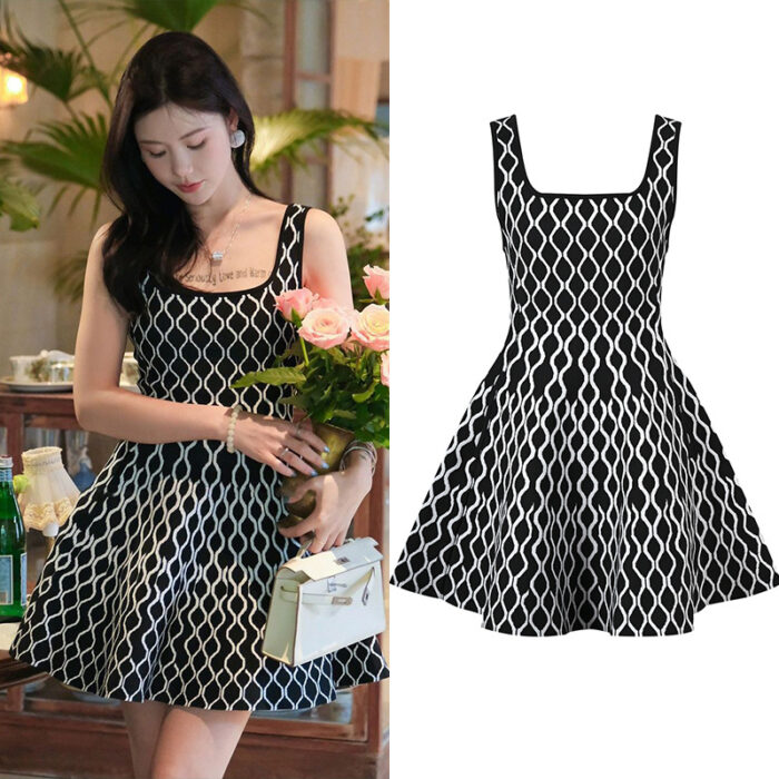 Women's Blue or Black Geometric Jacquard Sleeveless Dress Autumn New Sweet Ladies Slim High-Waisted A-Line Short Robe 5240164