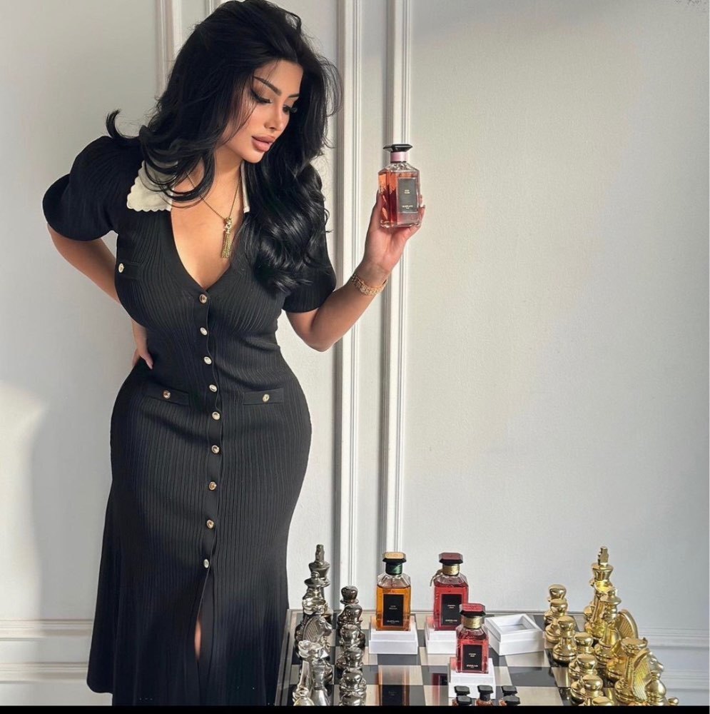 Knitting Dress Women V-neck Long-sleeved Slim Elegant Casual Button Dress 2023 France High-Quality 5210364