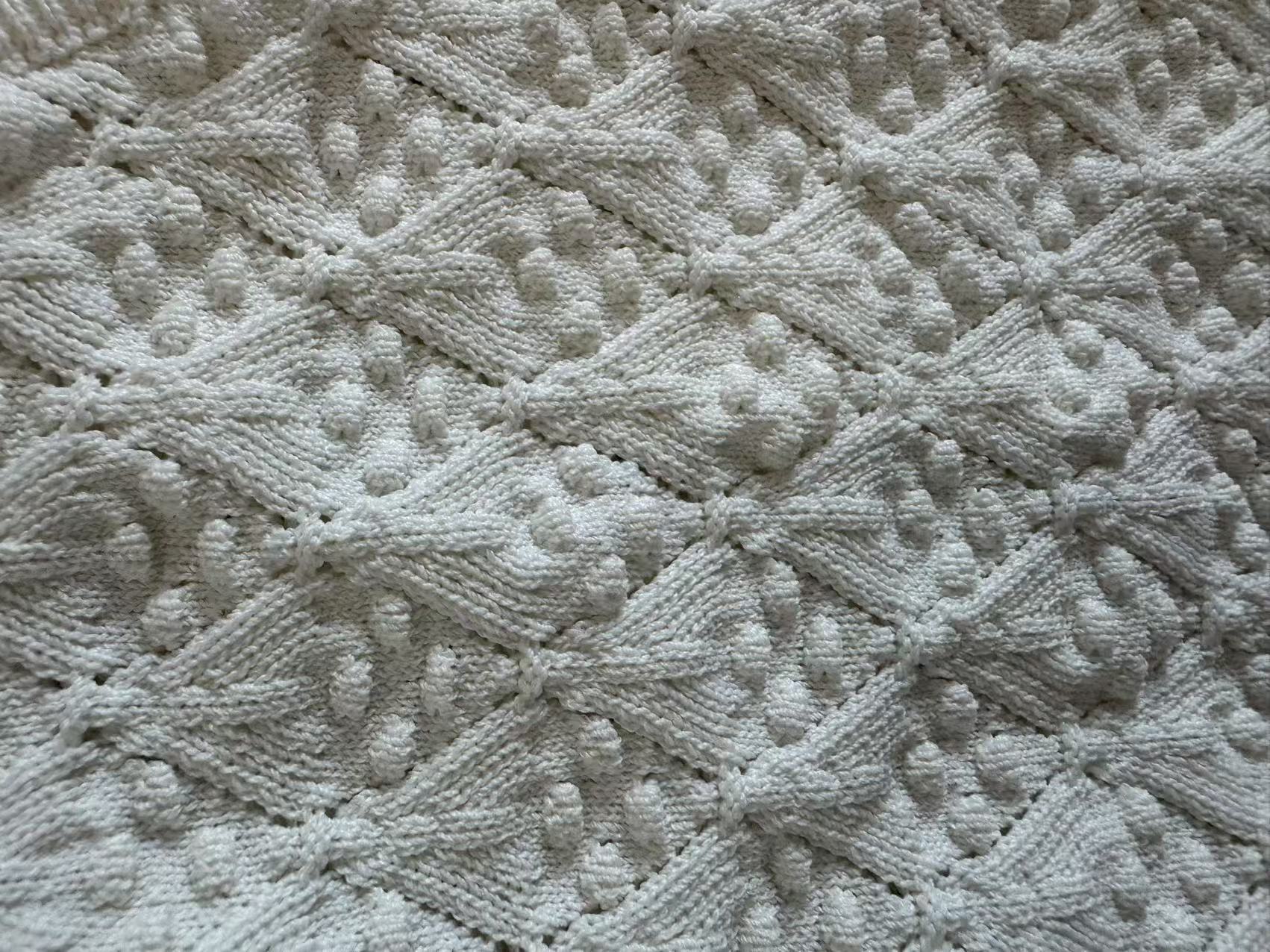 Beige Hollow Out Single Breasted Mid-Length Dress Women's 2025 Early Autumn Fashion Slim V-Neck Dress 5250224 - Image 3