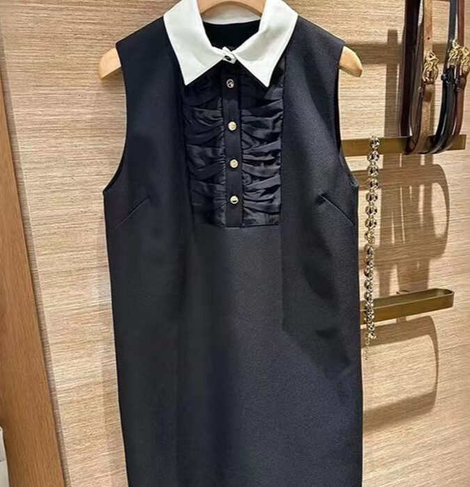 French small-scale autumn-winter 2025 clash-colored collar with pleats polo collar sleeveless straight-cut vest dress-style bodysuit