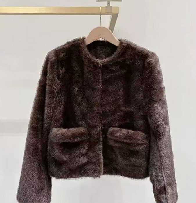 French niche 2025 Fall-Winter fashion brown round neck faux fur smooth soft short coat