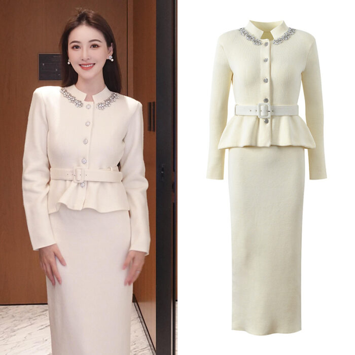 2025 Fall-Winter Collection: French Elegance Neckline Beaded Dress, Looks Like Two Pieces, Stylish, Elegant, Slim Fit, Comes with Belt 5250380