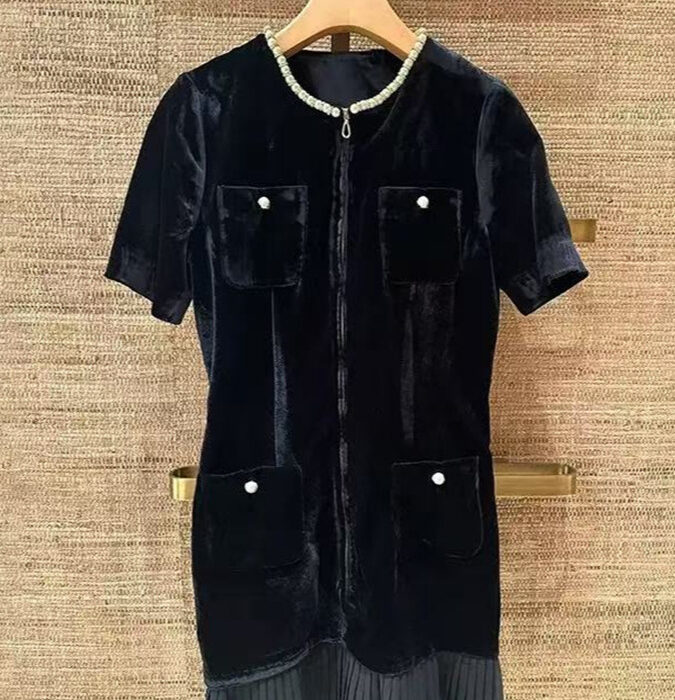 French Elegance 2025 Fall-Winter New Aristocratic Style Pearl Embellished Collar Round Neck Zipper Velvet Pleated Skirt Lace Dress