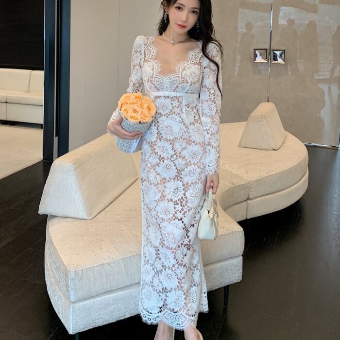 2025 Autumn-Winter New Model: Pure White Long-Sleeve V-Neck Lace Dress