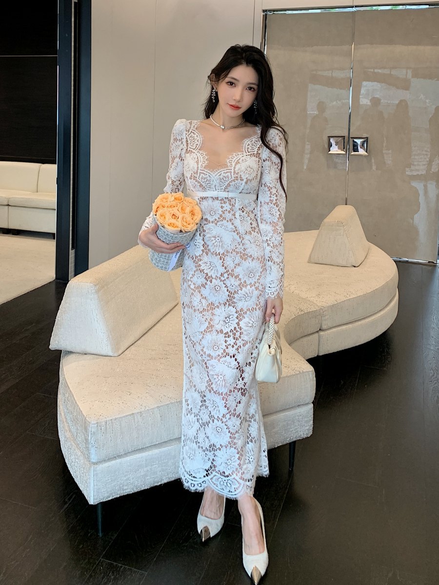 2025 Autumn-Winter New Model: Pure White Long-Sleeve V-Neck Lace Dress
