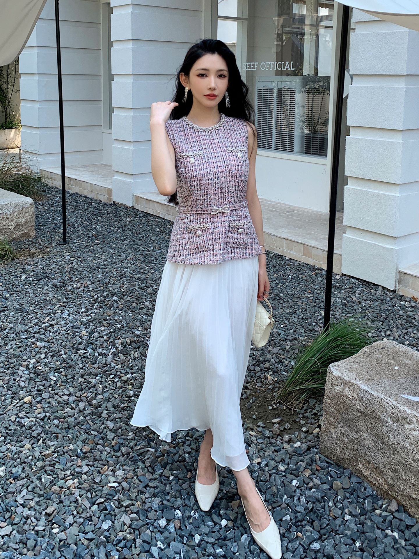 2025 Fall-Winter New Model: Red and Pink Mini Two-Layer Lace Dress with Round Neck, Sleeveless, Pleated, Long Skirt