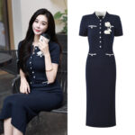 2025 Autumn/Winter New French style Small Fragrant Handmade Hook Flower Age Reducing, Slimming and Slimming Knitted Short Sleeve Dress