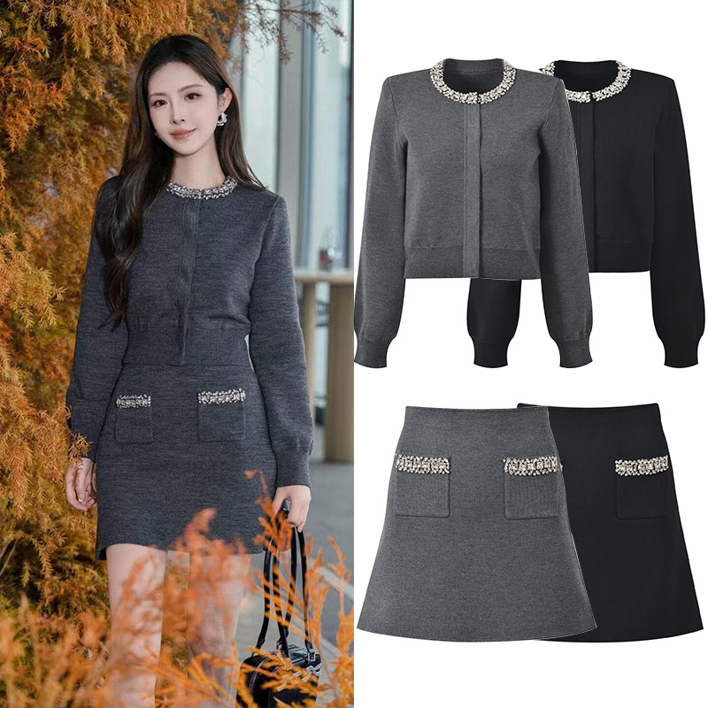 2025 autumn and winter new French style small fragrance heavy industry diamond decoration round neck short knitted jacket+half skirt set