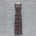 2025 Autumn/Winter New Arrival Contrast Color Wavy Pattern Design Elegant and Stylish Fitted Slimming Round-Neck Sleeveless Dress - Image 3