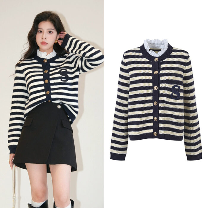 2025 autumn and winter new gentle style sweet and age reducing design sense contrasting stripes detachable lace collar top