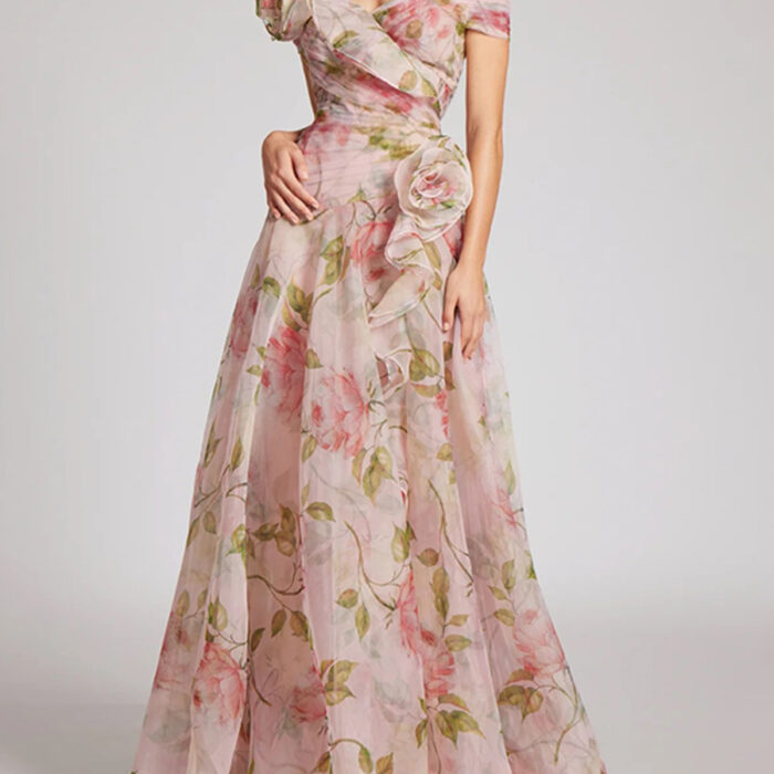 Beach dress for women on vacation, gentle and sweet, fresh. 2025 autumn new high waisted printed French long skirt trend