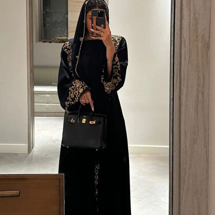 Muslim women's haute couture Middle Eastern banquet dress Dubai high-end long-sleeved dress with rhinestones black robe
