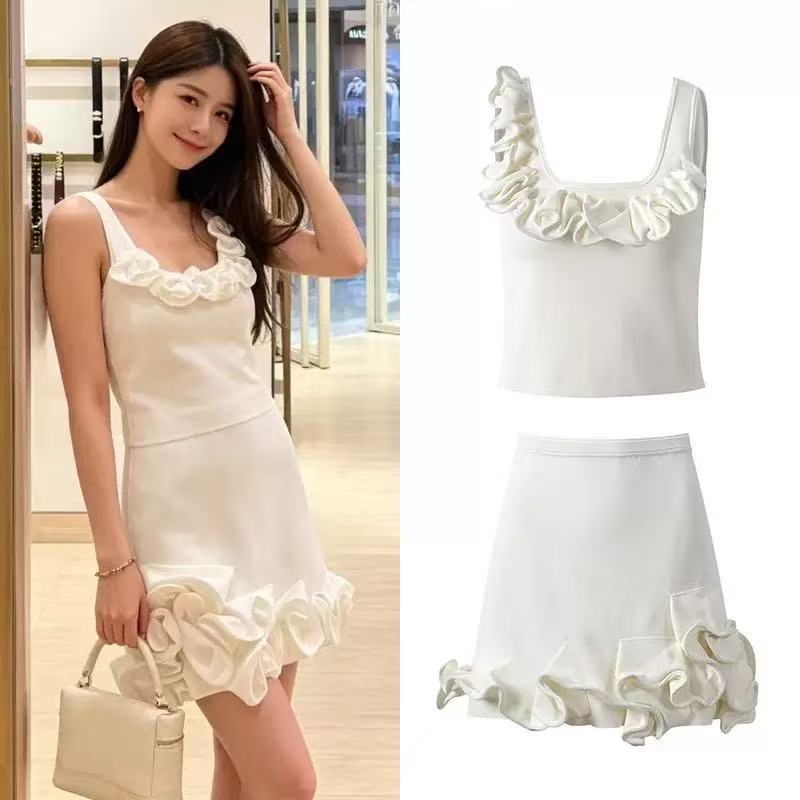 A12 2026 Spring/Summer New Design Pleated Floral Decorative Versatile Slimming White Crop Top + Skirt Set 6260061 - Image 1