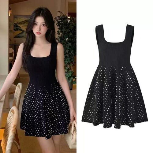 2026 Autumn New French Fashionable Square Collar, Folding Waist Umbrella, Imitation Pearl Short Knitted Tank Top Dress 6260275