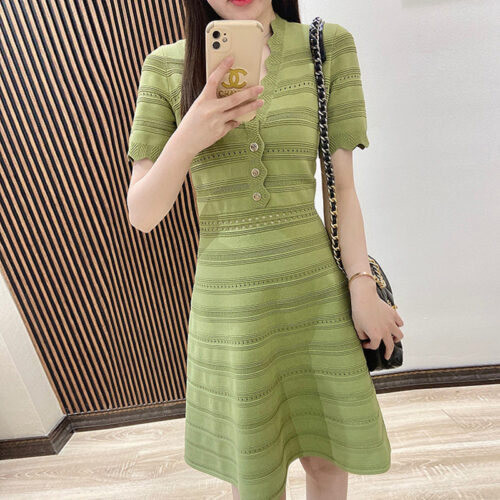 2025 Spring-Summer New Fashion V-Neck Slim-Fit Gold-Buttoned Lace A-Line Dress 5220108