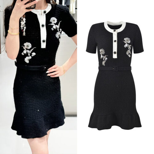 2025 autumn new design hand-crocheted slim fit waist round neck short knitted dress